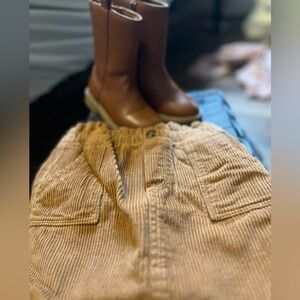 Deal boots 8c and skirt 2t